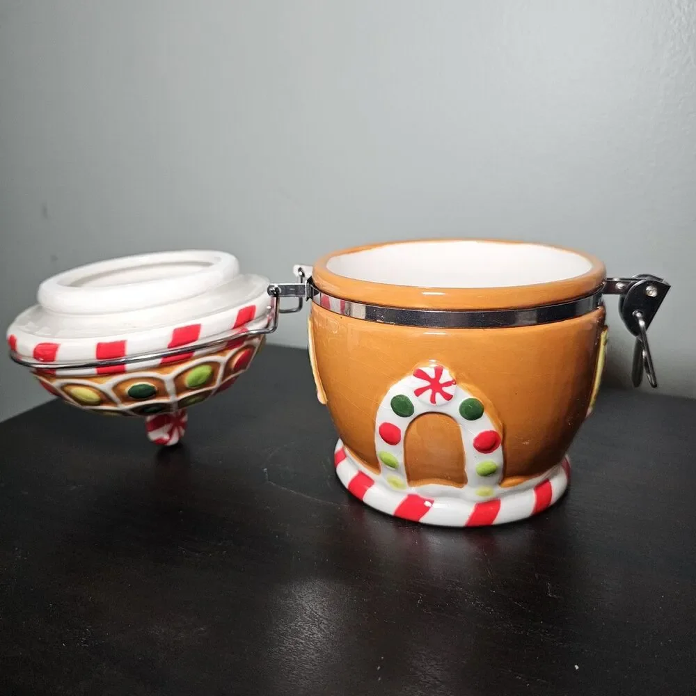 Sleigh Bell Bistro Christmas 16oz Gingerbread House Hinged Cookie Candy Jar